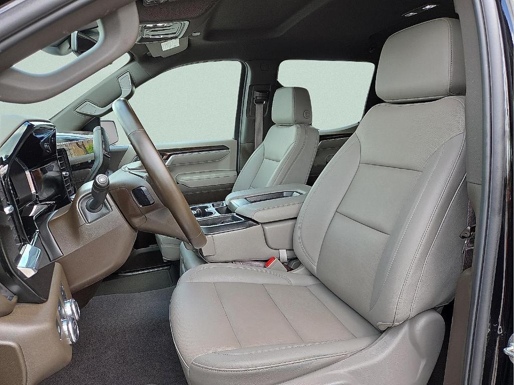 used 2025 GMC Sierra 1500 car, priced at $51,617