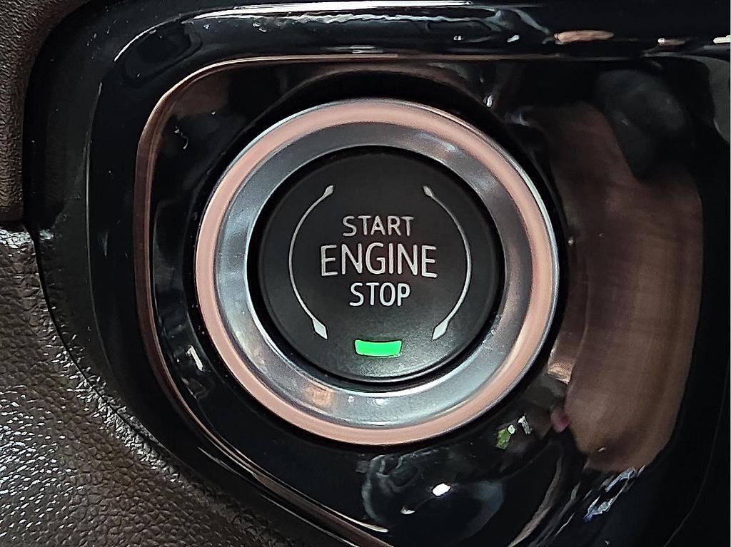 used 2025 GMC Sierra 1500 car, priced at $51,617