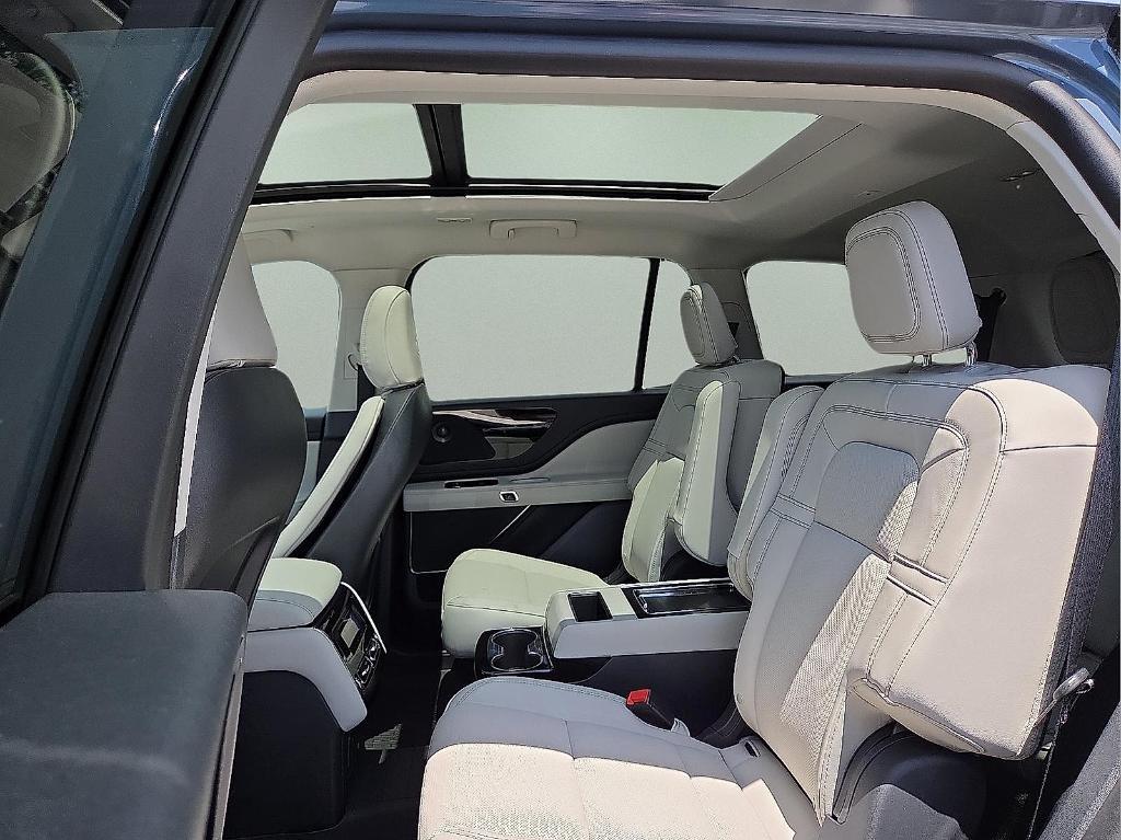 new 2025 Lincoln Aviator car, priced at $69,557