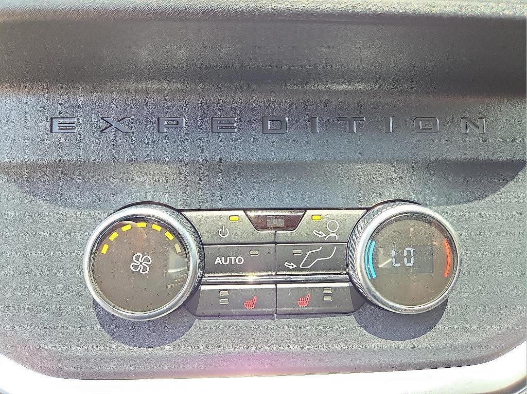 new 2025 Ford Expedition car, priced at $82,096