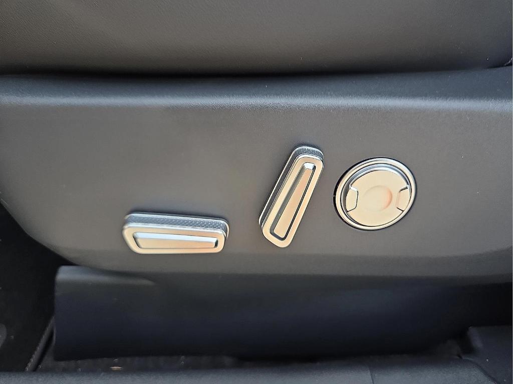 new 2025 Lincoln Nautilus car, priced at $52,802