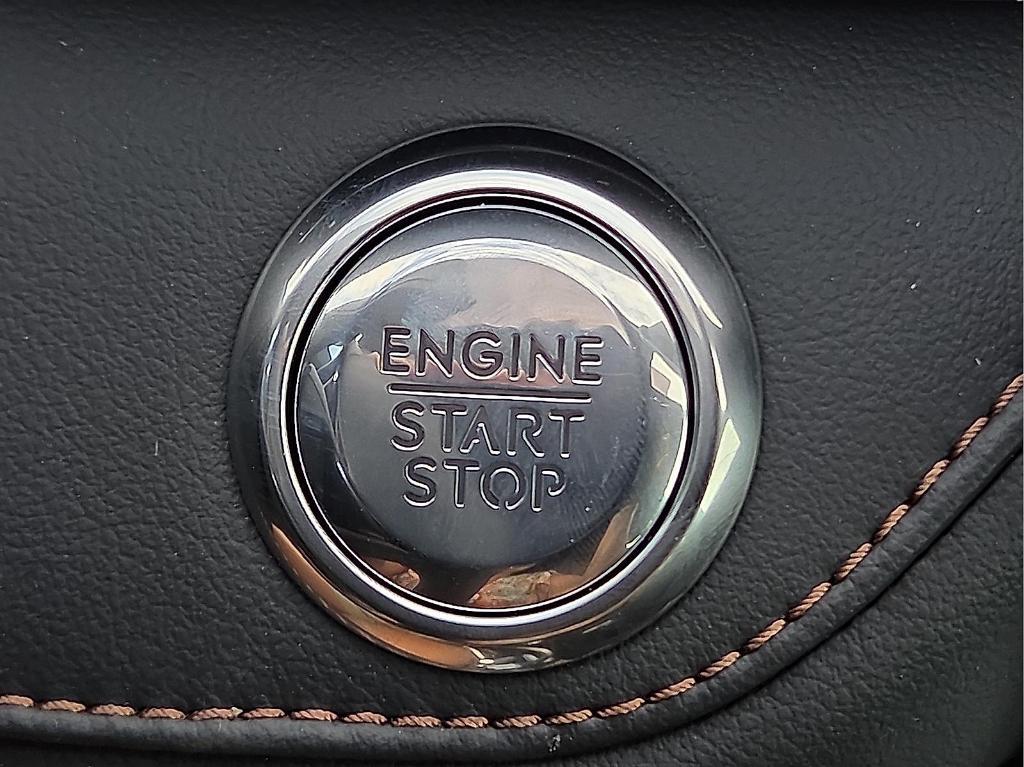 new 2025 Lincoln Nautilus car, priced at $52,802