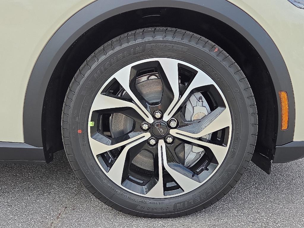 new 2025 Ford Mustang Mach-E car, priced at $40,517