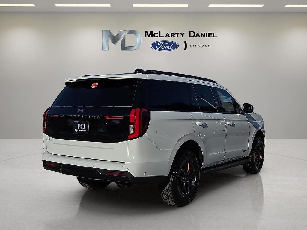 new 2025 Ford Expedition car, priced at $79,933