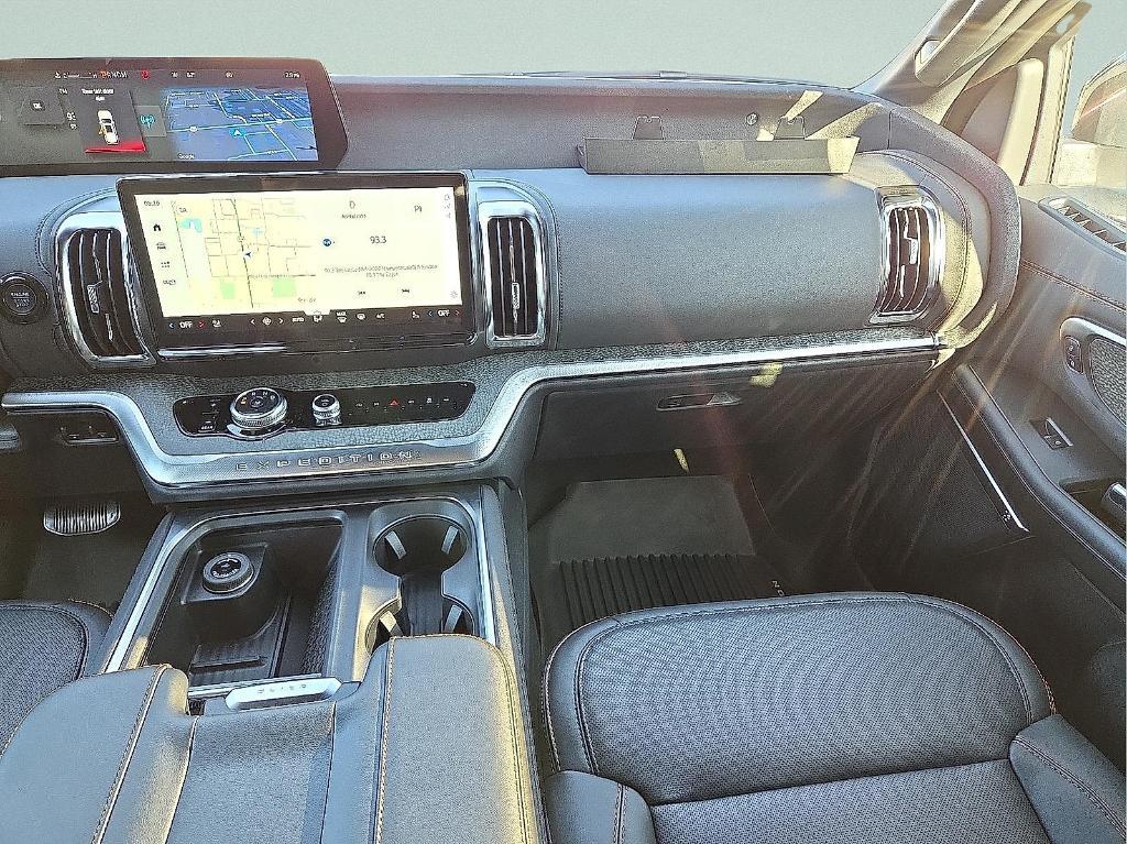 new 2025 Ford Expedition car, priced at $82,484