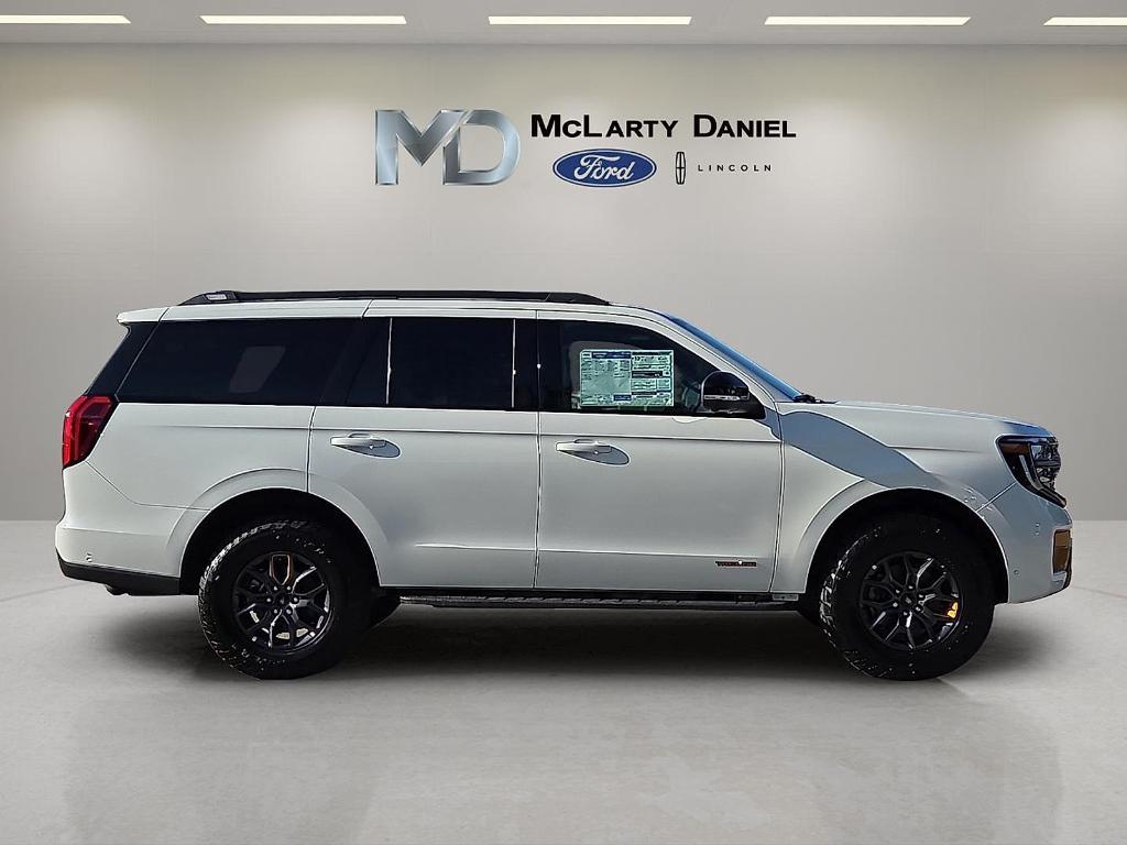 new 2025 Ford Expedition car, priced at $79,933
