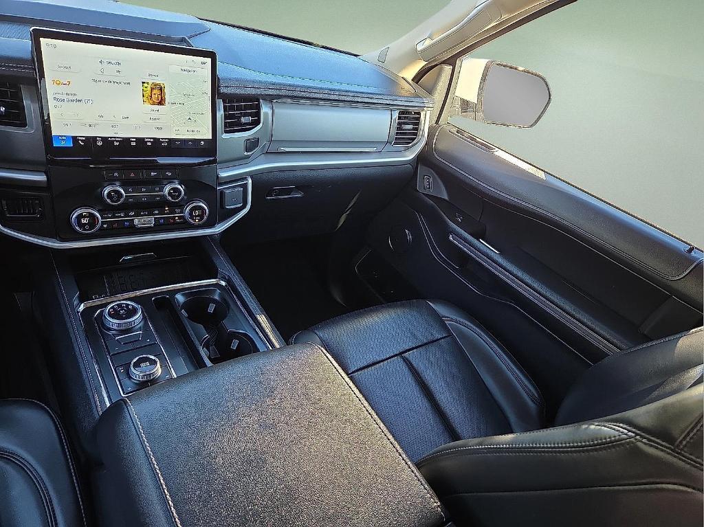 used 2024 Ford Expedition car, priced at $47,995