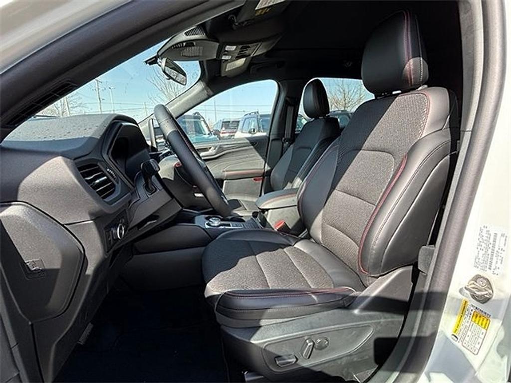 new 2025 Ford Escape car, priced at $30,352