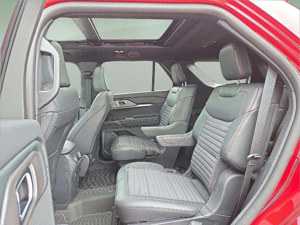 new 2025 Ford Explorer car, priced at $44,277