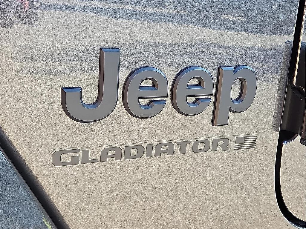 used 2024 Jeep Gladiator car, priced at $38,967