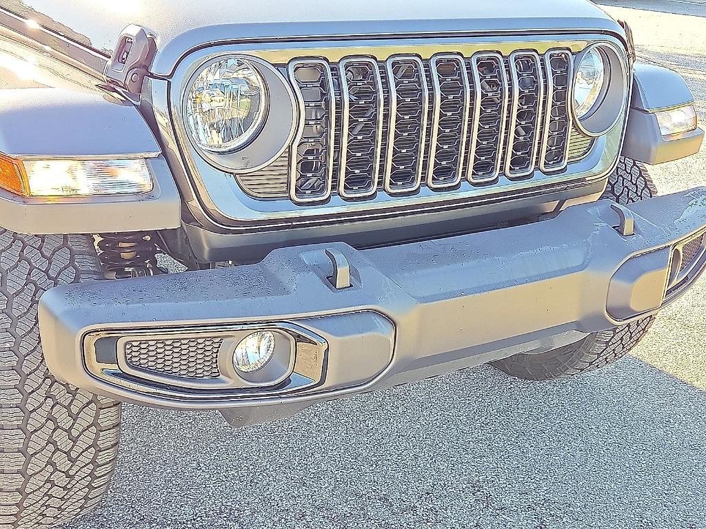 used 2024 Jeep Gladiator car, priced at $38,967