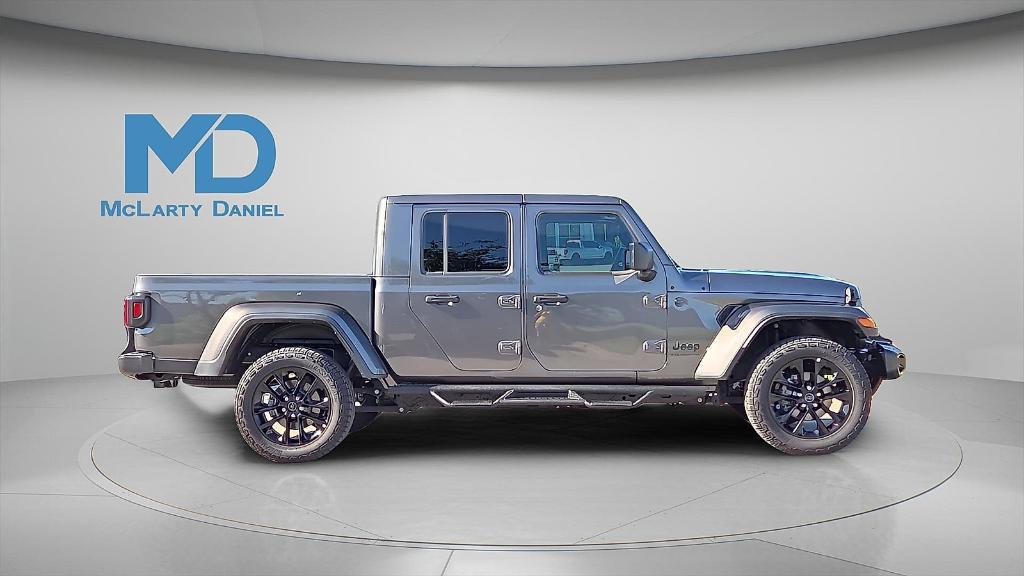 used 2024 Jeep Gladiator car, priced at $38,967
