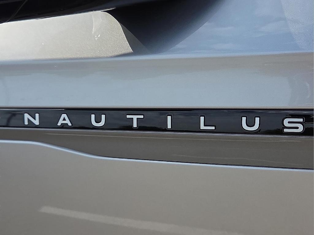new 2025 Lincoln Nautilus car, priced at $52,802
