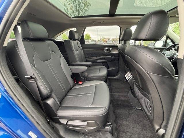 used 2023 Kia Sorento car, priced at $33,971