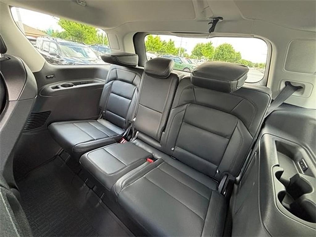 new 2025 Lincoln Navigator car, priced at $106,653