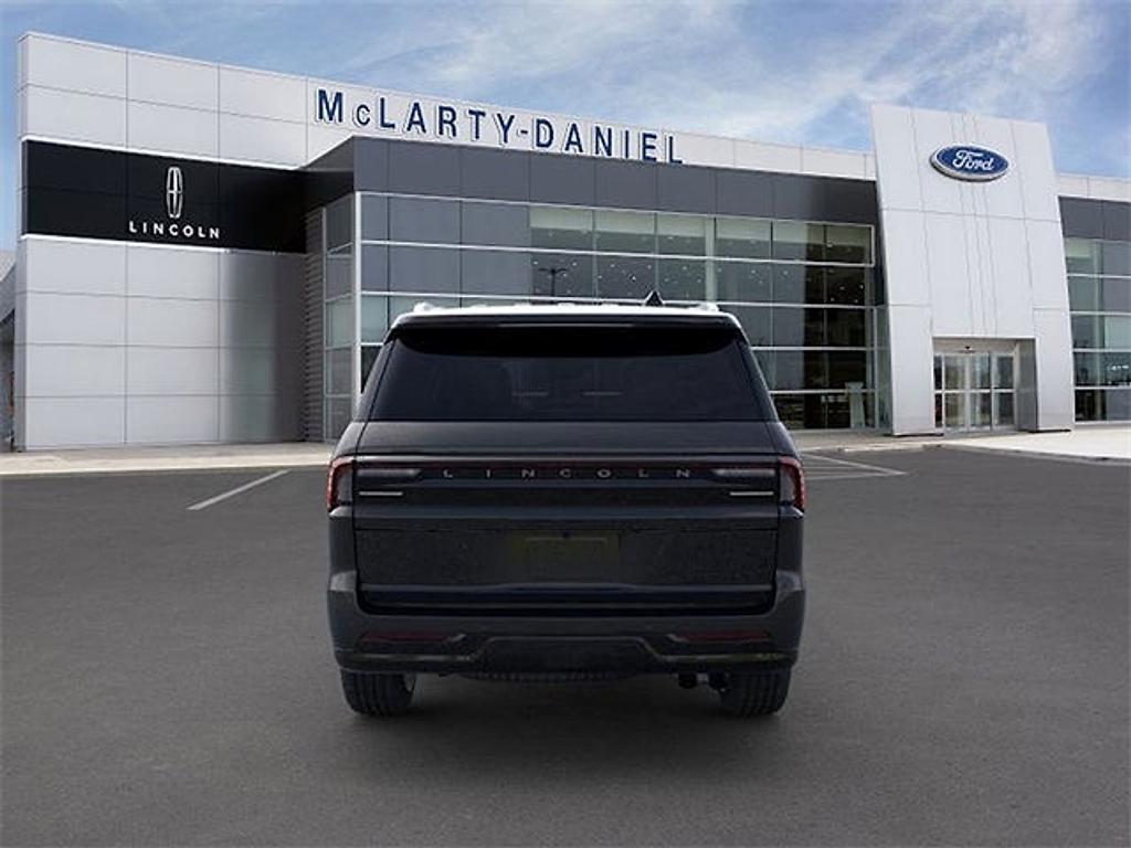 new 2025 Lincoln Navigator car, priced at $106,653