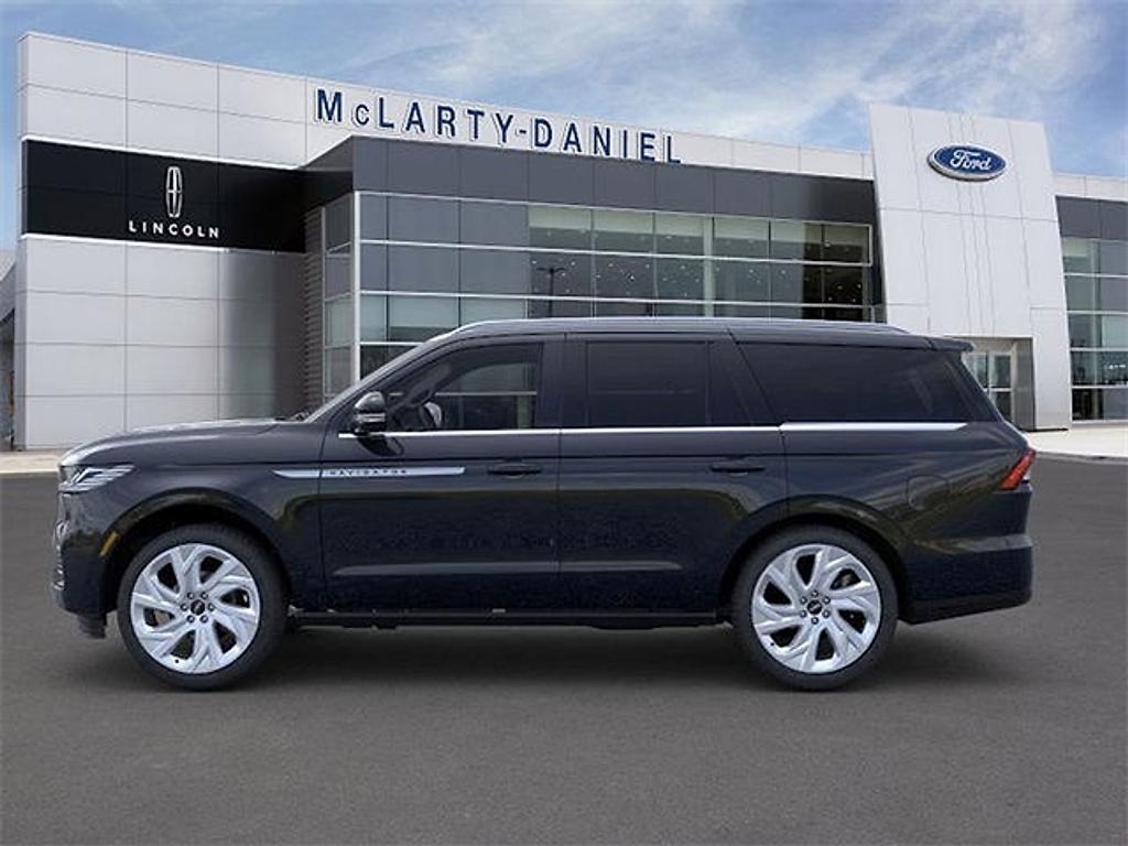 new 2025 Lincoln Navigator car, priced at $106,653
