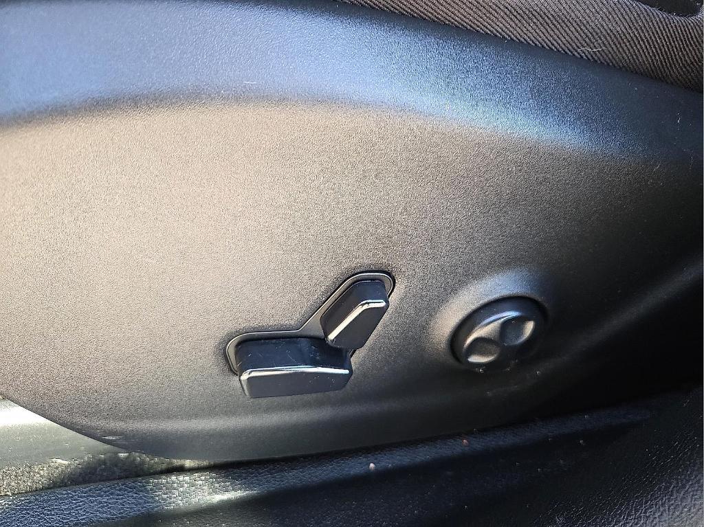 used 2020 Jeep Cherokee car, priced at $16,995