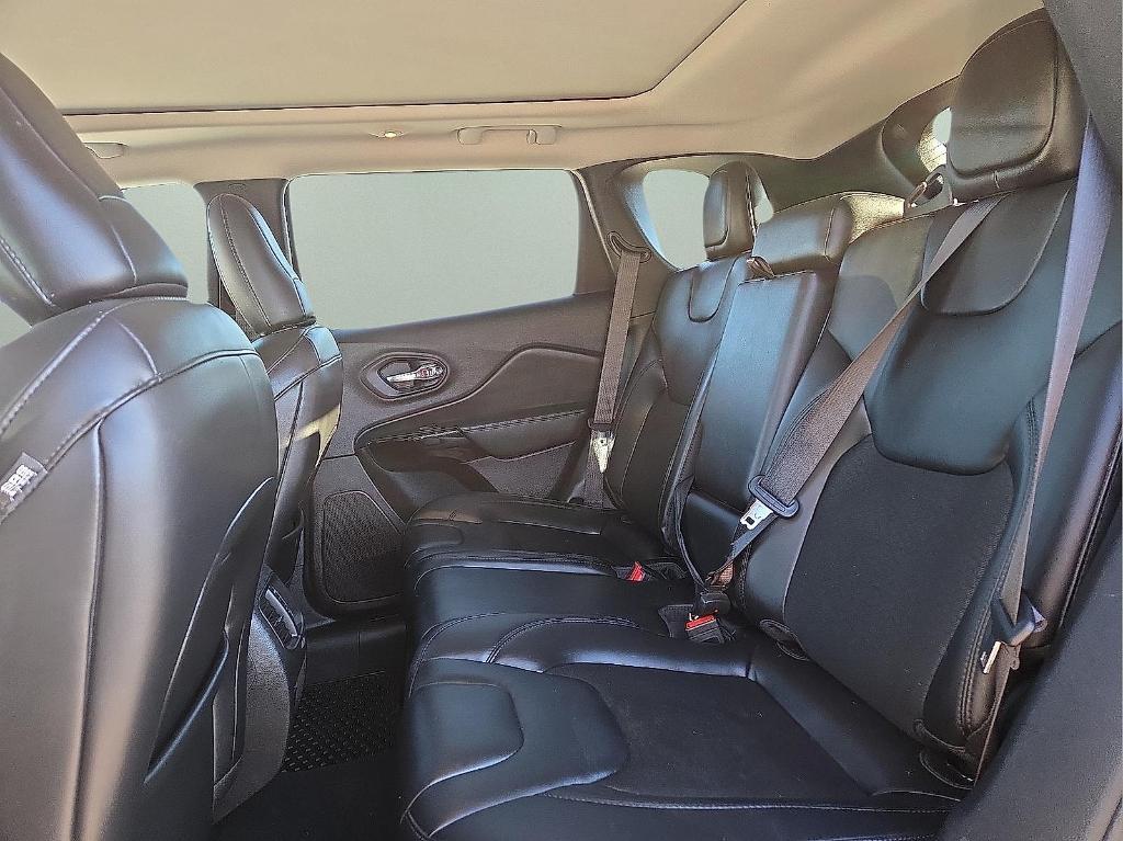 used 2020 Jeep Cherokee car, priced at $16,995