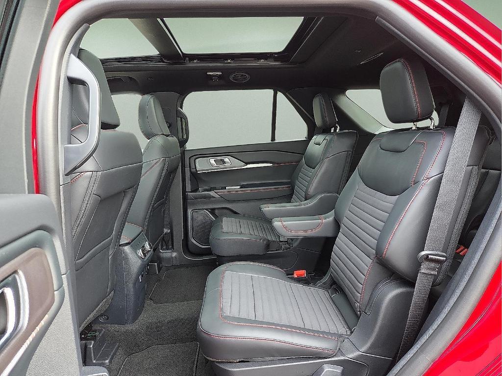 new 2025 Ford Explorer car, priced at $47,959