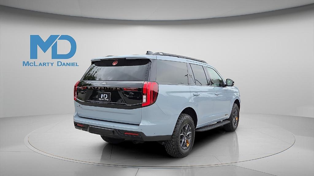 new 2025 Ford Expedition car, priced at $85,780