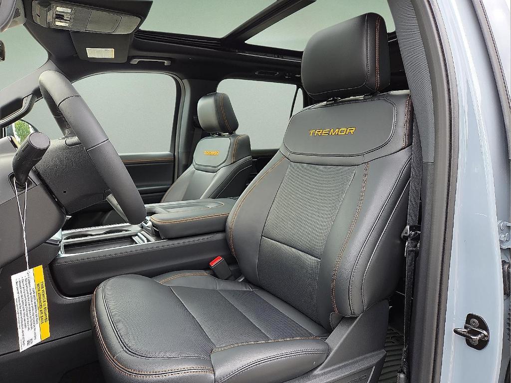 new 2025 Ford Expedition car, priced at $80,633