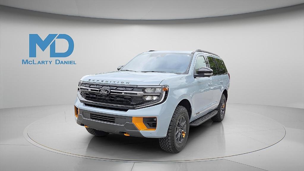 new 2025 Ford Expedition car, priced at $85,780