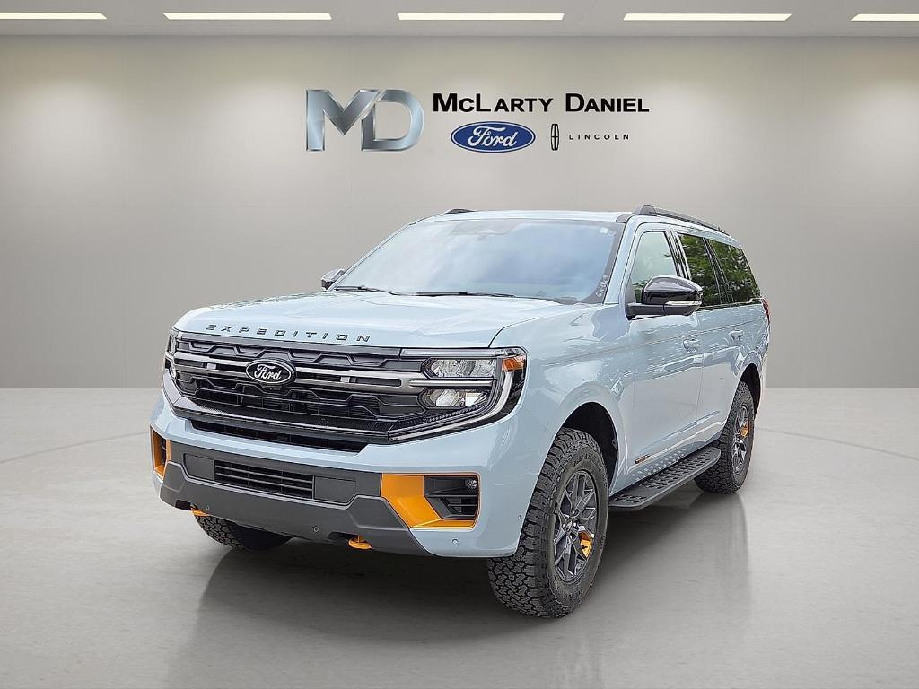 new 2025 Ford Expedition car, priced at $80,633