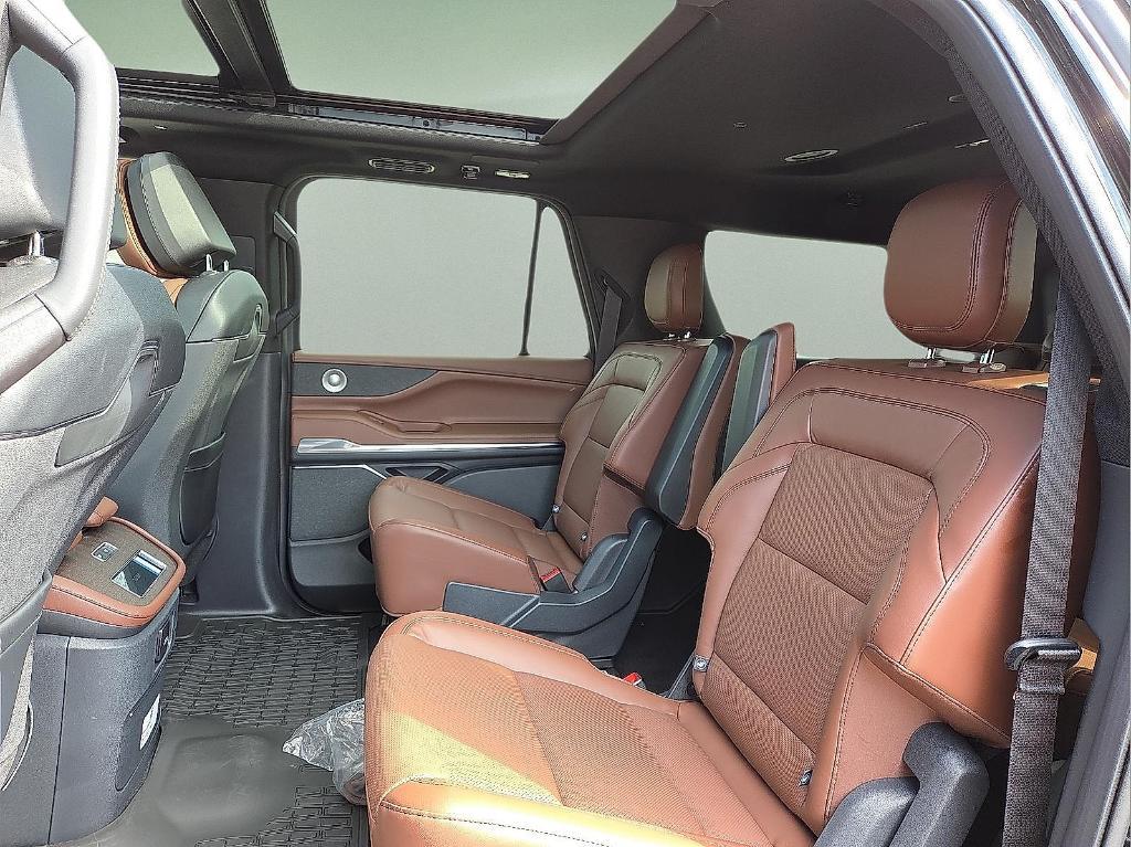 new 2025 Lincoln Navigator L car, priced at $96,681