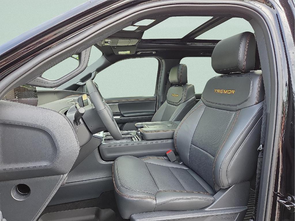 new 2025 Ford Expedition car, priced at $81,519