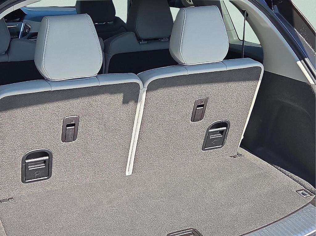 used 2018 Acura MDX car, priced at $20,595
