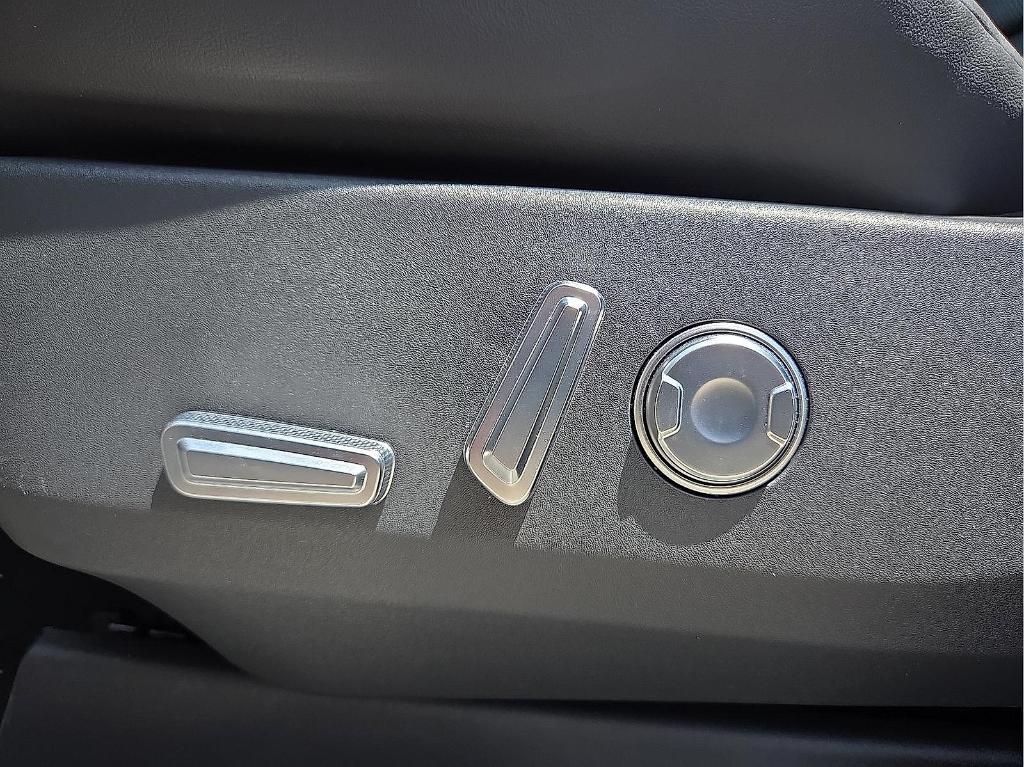 new 2025 Lincoln Nautilus car, priced at $54,793