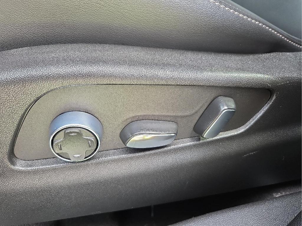 used 2024 Cadillac XT4 car, priced at $36,275