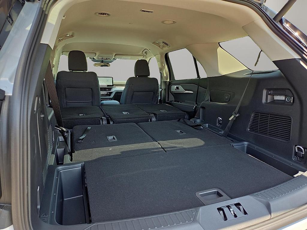 new 2025 Ford Explorer car, priced at $36,215