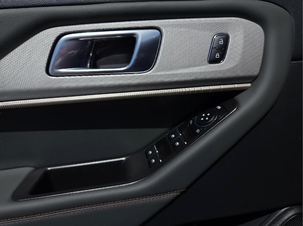 new 2025 Ford Explorer car, priced at $36,215
