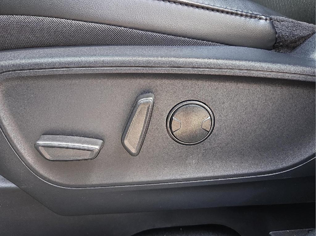 new 2025 Ford Escape car, priced at $25,590