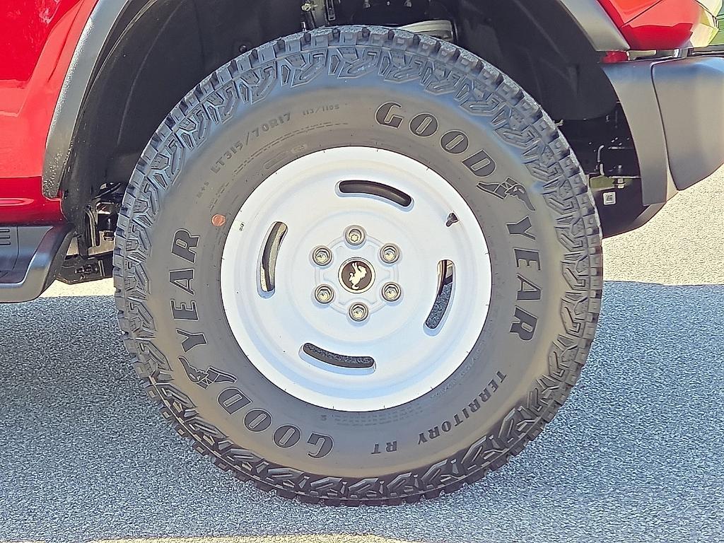 new 2025 Ford Bronco car, priced at $51,966