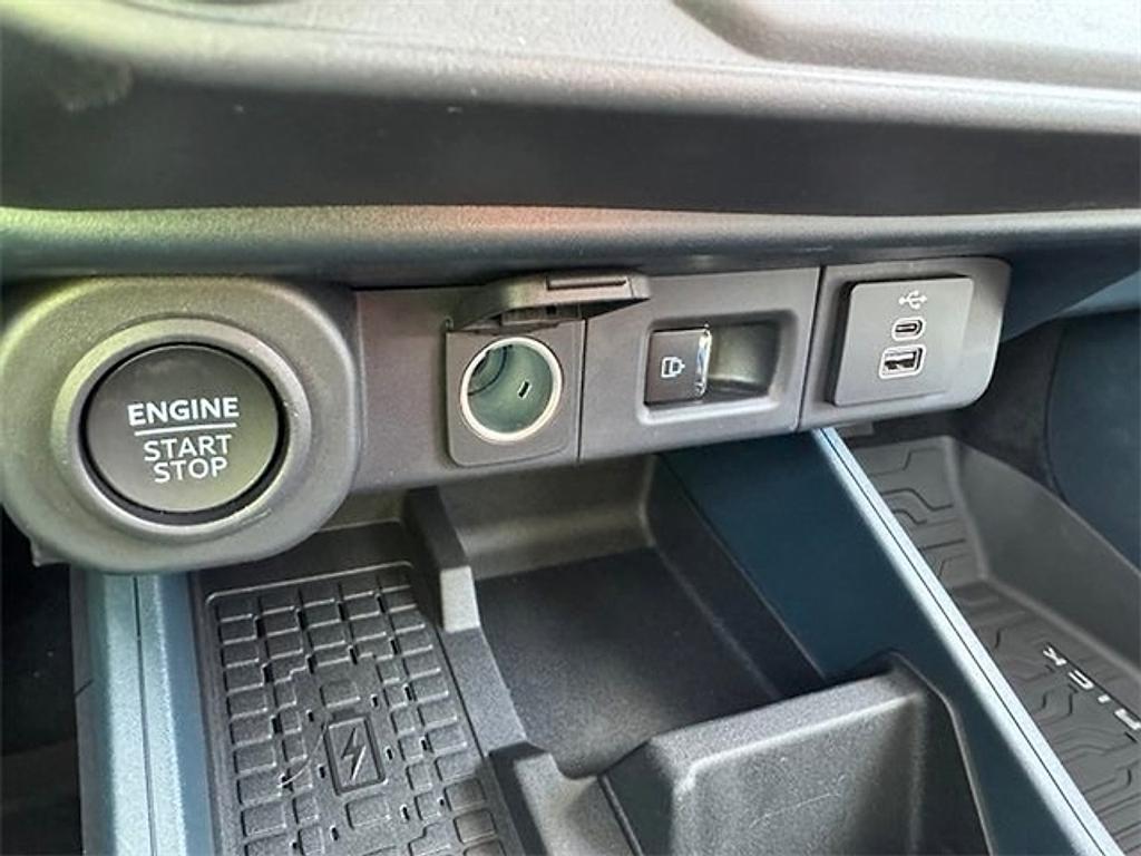 new 2025 Ford Maverick car, priced at $37,697