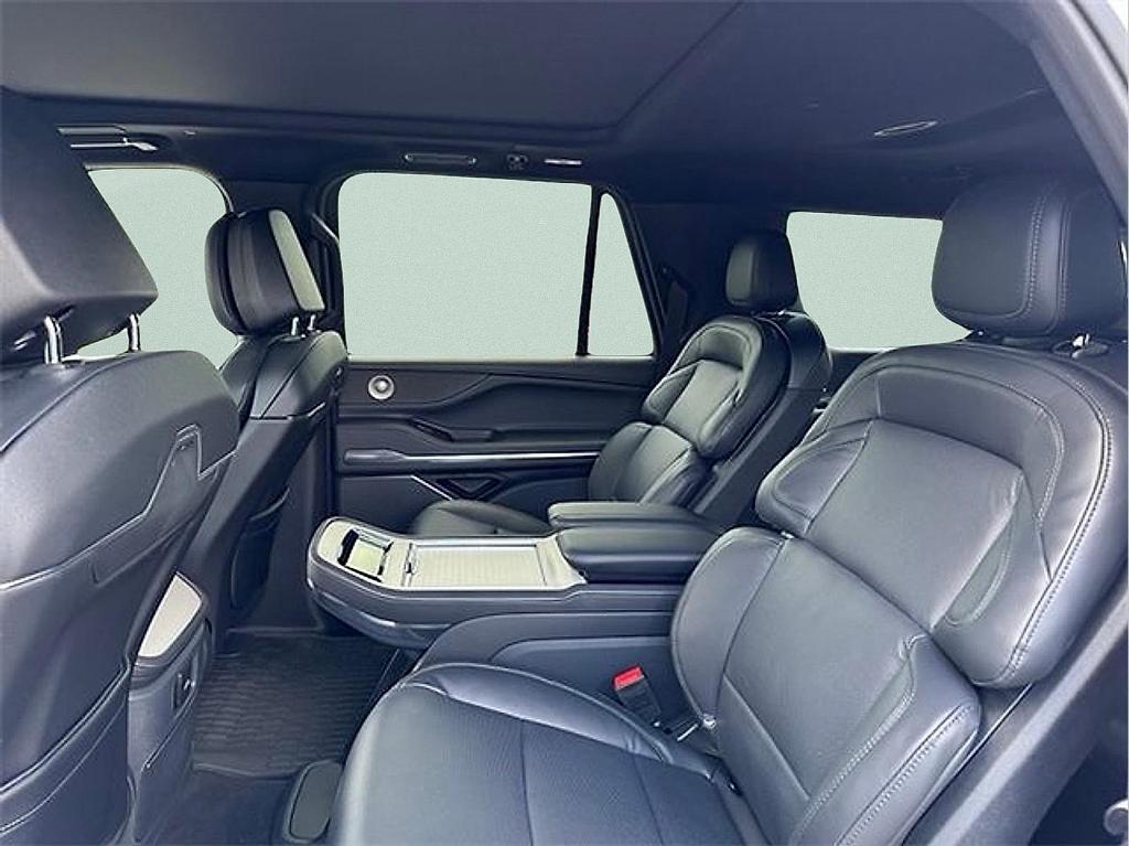 new 2025 Lincoln Navigator L car, priced at $109,304