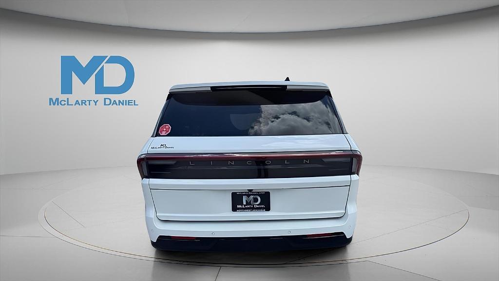 new 2025 Lincoln Navigator L car, priced at $109,304