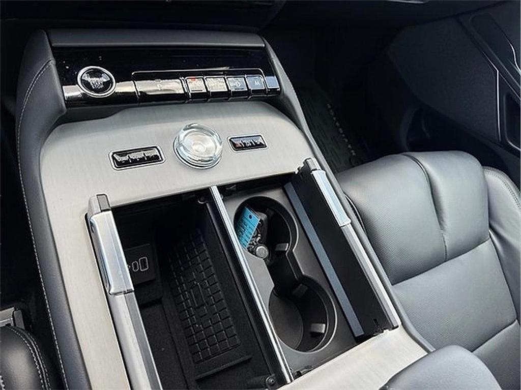 new 2025 Lincoln Navigator L car, priced at $109,304