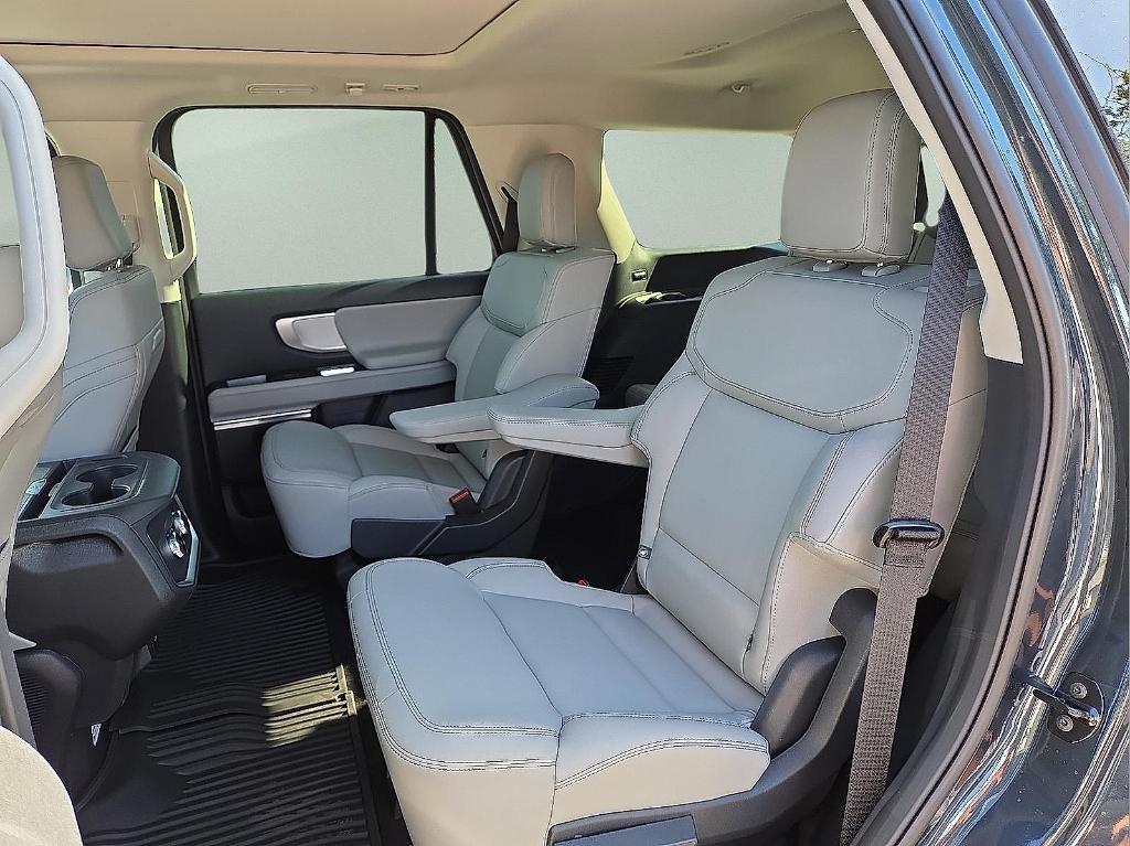 new 2025 Ford Expedition car, priced at $66,594