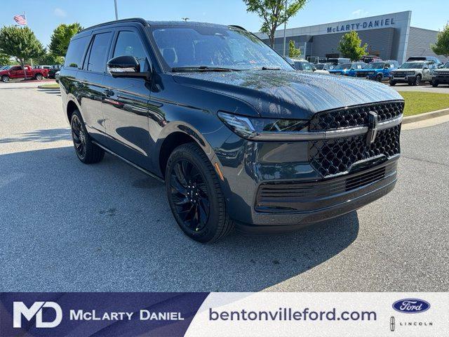 new 2025 Lincoln Navigator car, priced at $105,925