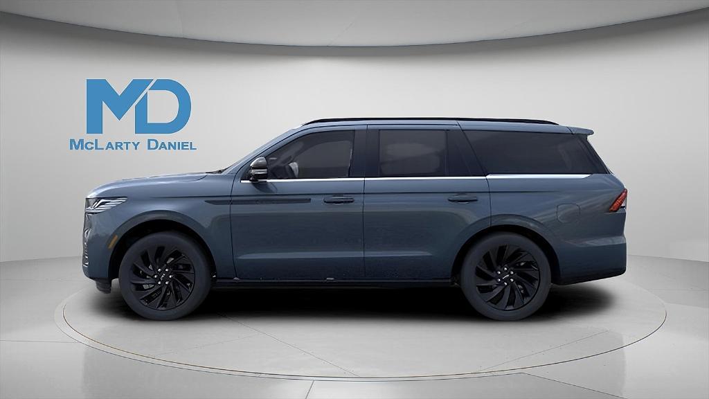 new 2025 Lincoln Navigator car, priced at $103,807