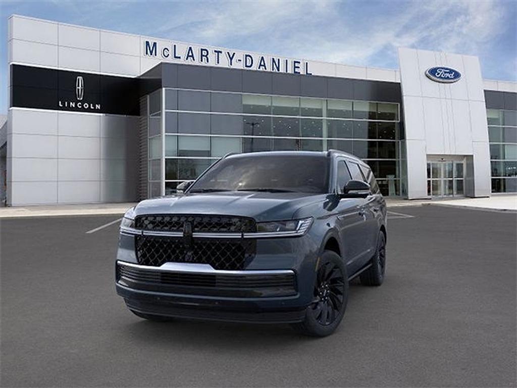 new 2025 Lincoln Navigator car, priced at $103,807