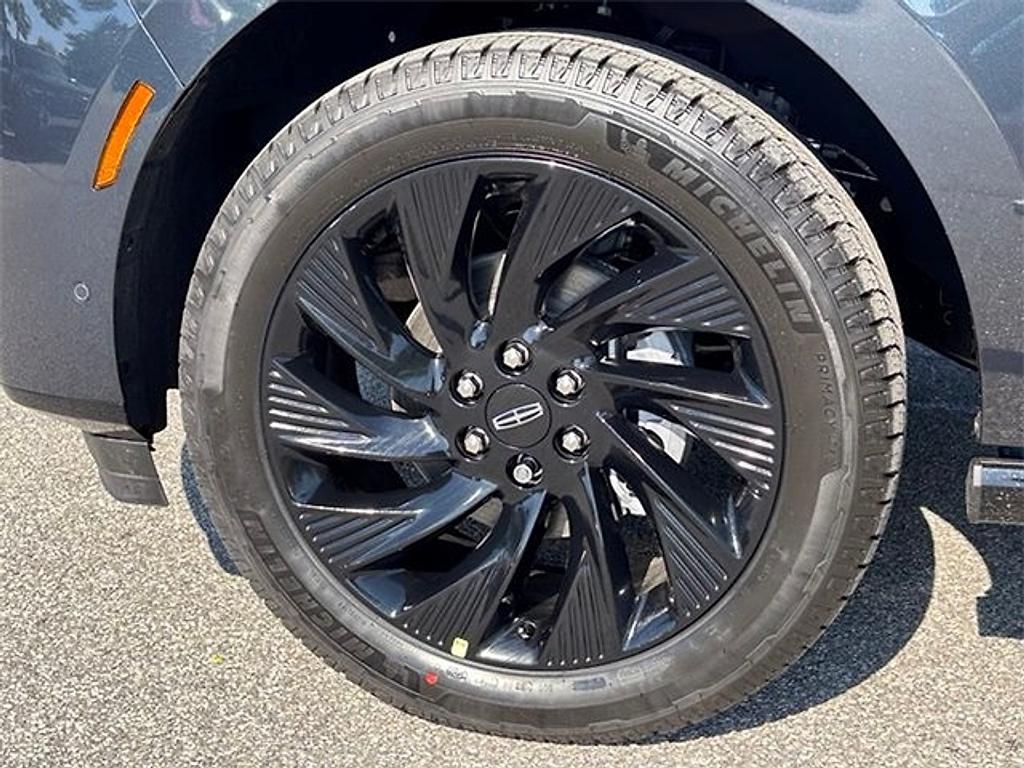 new 2025 Lincoln Navigator car, priced at $103,807