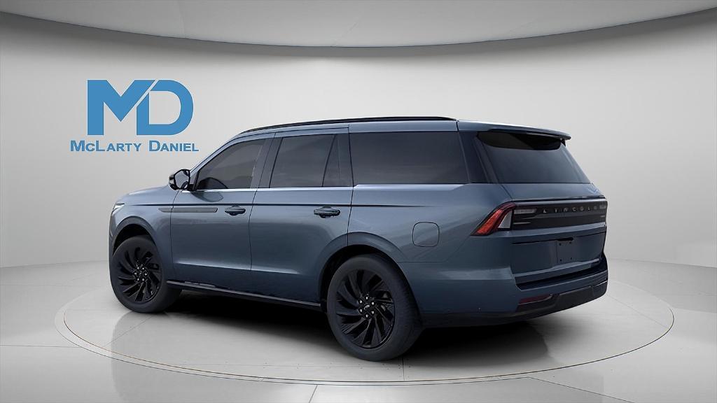 new 2025 Lincoln Navigator car, priced at $103,807