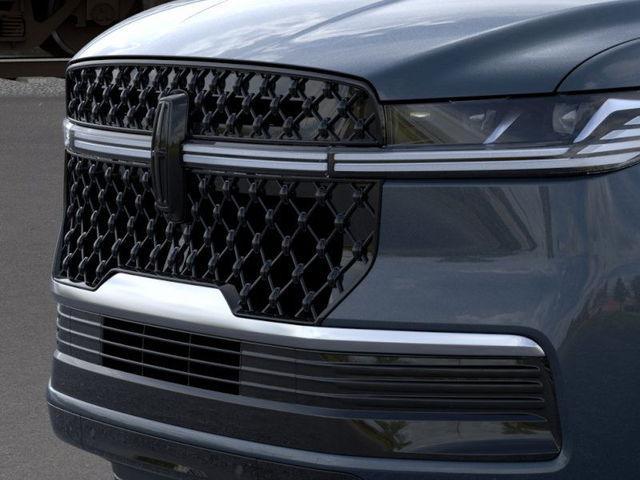 new 2025 Lincoln Navigator car, priced at $105,925