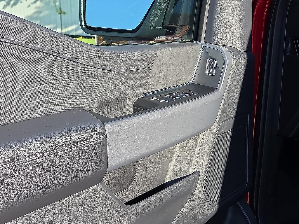 new 2025 Ford F-150 car, priced at $52,702
