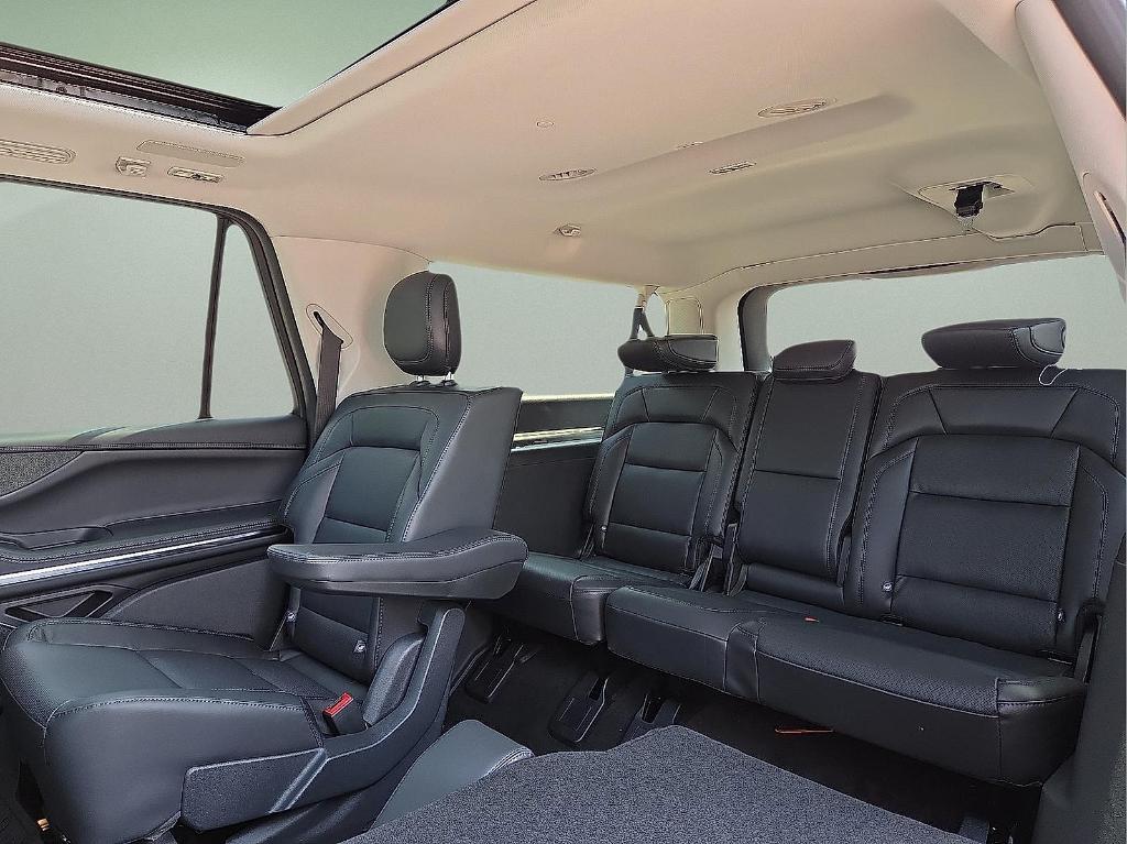 new 2025 Lincoln Navigator L car, priced at $106,865